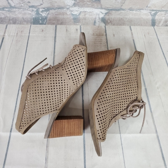 Franco Sarto Gossip Peeptoe  Slingback Sz 9W Taupe Suede - Picture 4 of 13